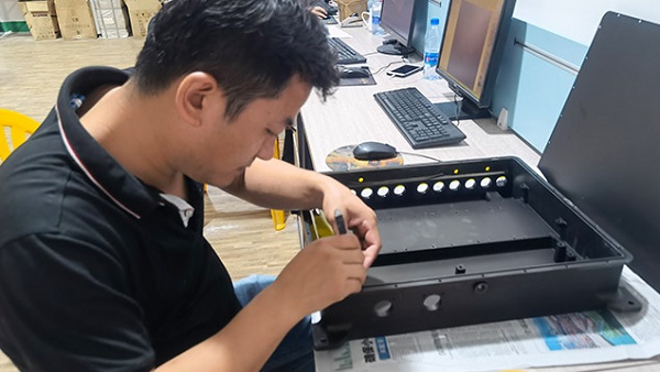 機器人手板廠員工